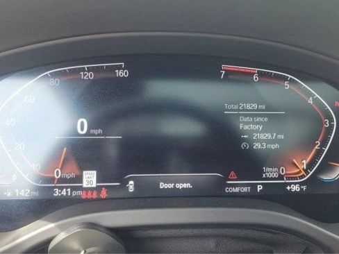 Used 2025 BMW X4 xDrive30i AWD/4WD image 9