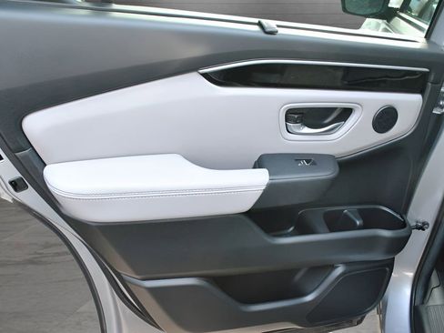 Certified 2025 Honda Pilot EX-L image 22