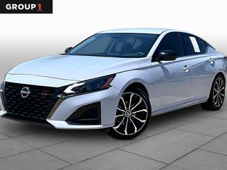 Used 2023 Nissan Altima 2.5 SR FWD video 1