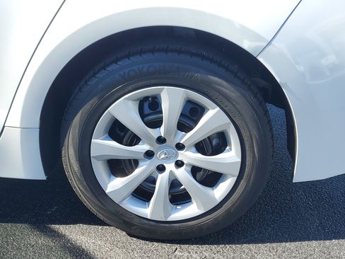 Used 2024 Toyota Corolla LE image 28