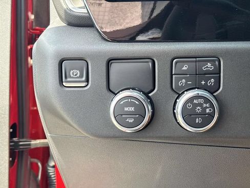Used 2025 GMC Sierra 1500 SLT w/ SLT Premium Plus Package RWD image 19