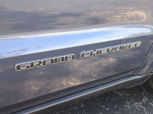 Used 2020 Jeep Grand Cherokee Limited image 13