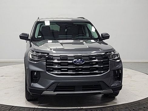 New 2026 Ford Explorer Active RWD image 2