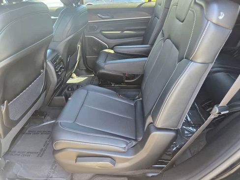New 2026 Jeep Grand Cherokee L Limited AWD/4WD image 12