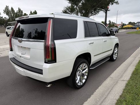 Used 2016 Cadillac Escalade Luxury AWD/4WD image 3