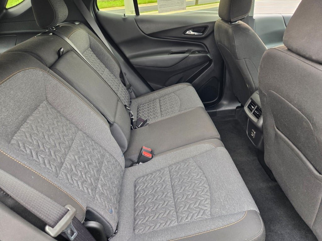 Used 2023 Chevrolet Equinox LT FWD image 9