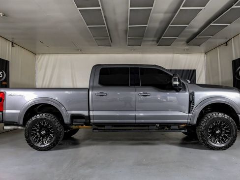 Used 2024 Ford F250 XLT w/ Black Appearance Package AWD/4WD image 6
