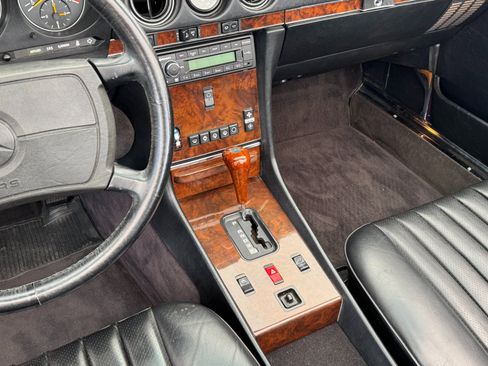 Used 1987 Mercedes-Benz 560 SL image 33