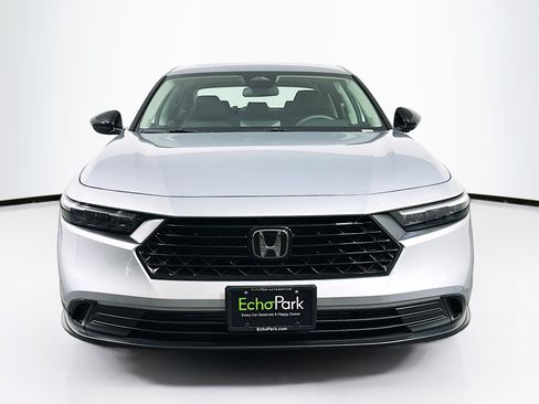 Used 2025 Honda Accord SE image 2