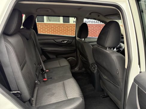 Used 2019 Nissan Rogue SV image 20