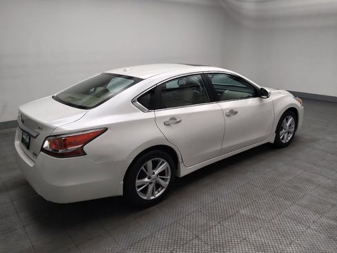 Used 2014 Nissan Altima 2.5 SV w/ Convenience Package FWD image 10