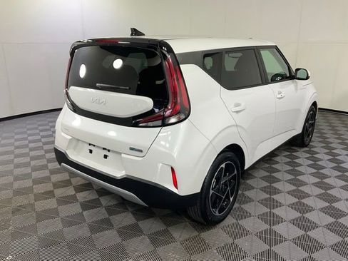 Used 2025 Kia Soul EX FWD image 6