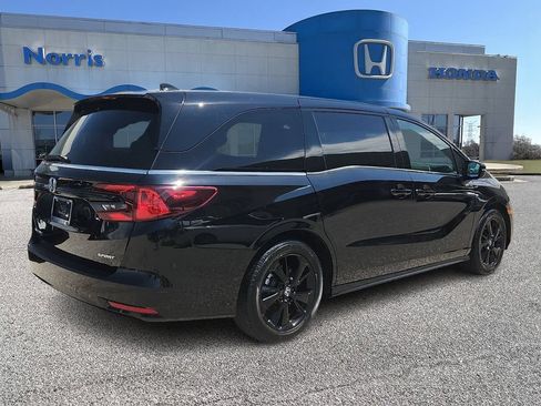 Used 2024 Honda Odyssey Sport image 4