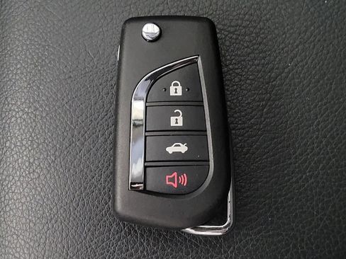 Used 2023 Toyota Camry SE FWD image 32