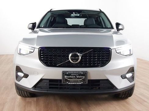 Certified 2025 Volvo XC40 B5 Ultra w/ Climate Package image 2