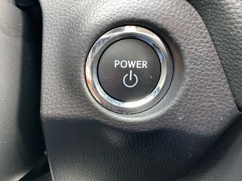 Used 2025 Toyota RAV4 XLE image 19