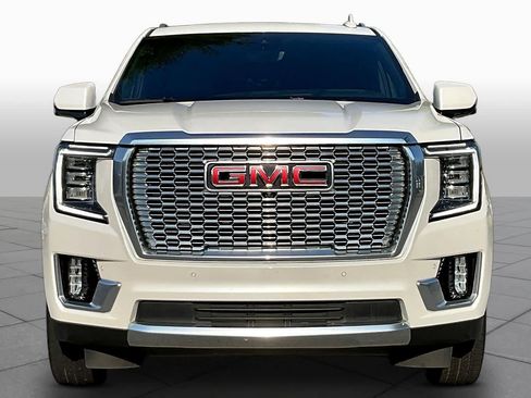 Used 2024 GMC Yukon XL Denali w/ Denali Reserve Package AWD/4WD image 4