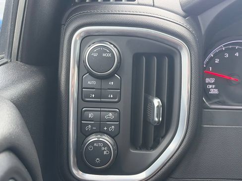 Used 2020 Chevrolet Silverado 1500 RST AWD/4WD image 12