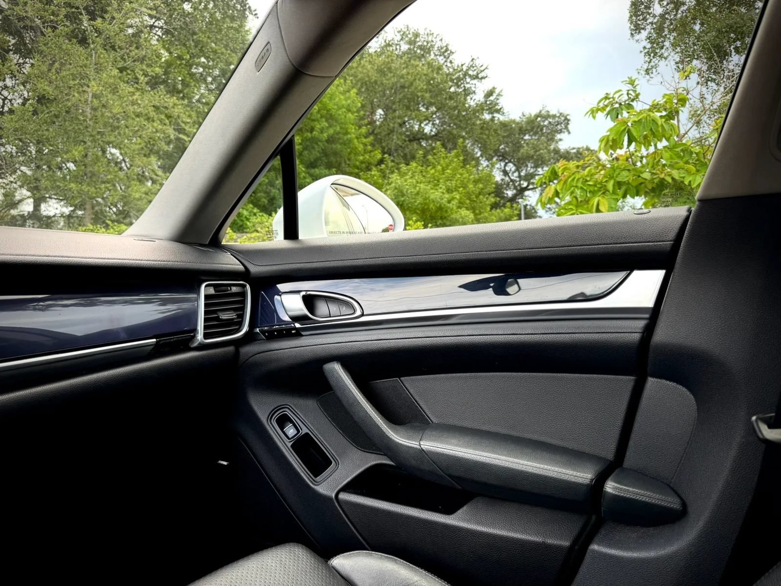 Used 2014 Porsche Panamera 4 AWD/4WD image 37