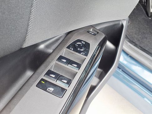 Used 2025 BMW X3 M50 w/ Premium Package image 21