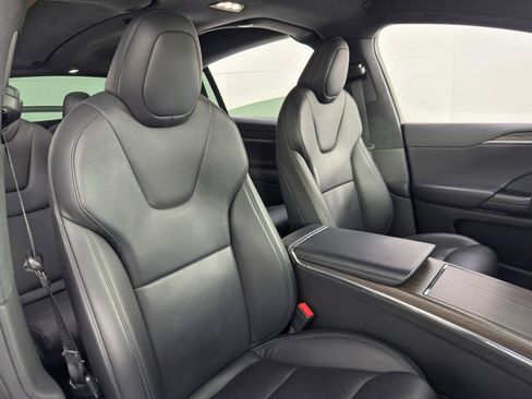 Used 2022 Tesla Model X image 38