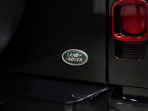 Used 2023 Land Rover Defender 110 X-Dynamic SE AWD/4WD image 8