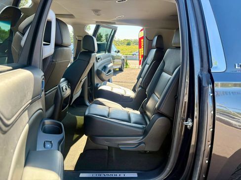Used 2016 Chevrolet Suburban LT w/ Luxury Package AWD/4WD image 19