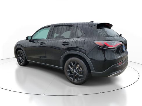 Used 2023 Honda HR-V Sport image 3