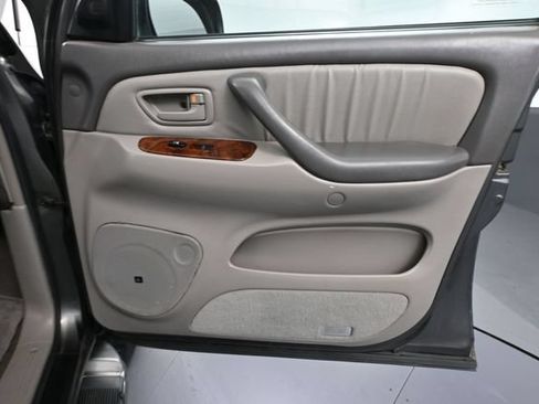Used 2005 Toyota Sequoia Limited AWD/4WD image 44