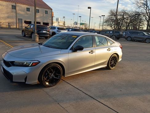 Used 2025 Honda Civic Sport image 1