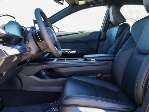 New 2026 Lexus ES 350e FWD image 18