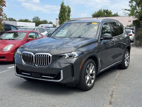 Used 2025 BMW X5 xDrive50e AWD/4WD image 4