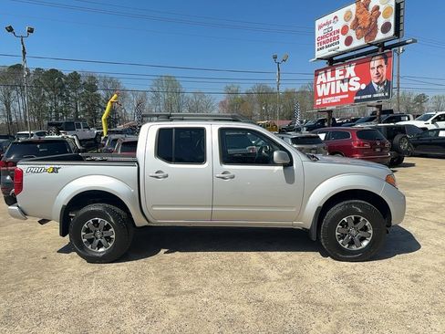 Used 2017 Nissan Frontier PRO-4X w/ Pro-4x Luxury Package image 4
