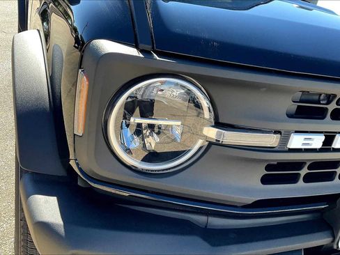 New 2025 Ford Bronco Base image 13