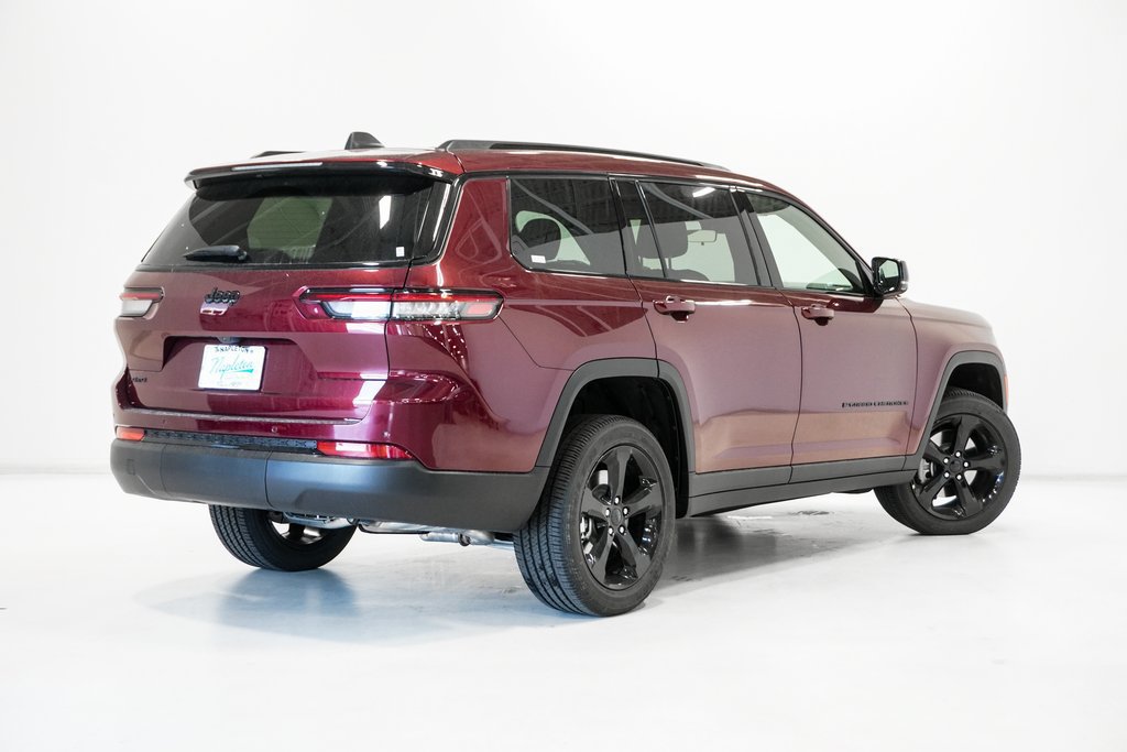 Used 2025 Jeep Grand Cherokee L Altitude AWD/4WD image 7