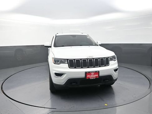 Used 2019 Jeep Grand Cherokee Laredo AWD/4WD image 31