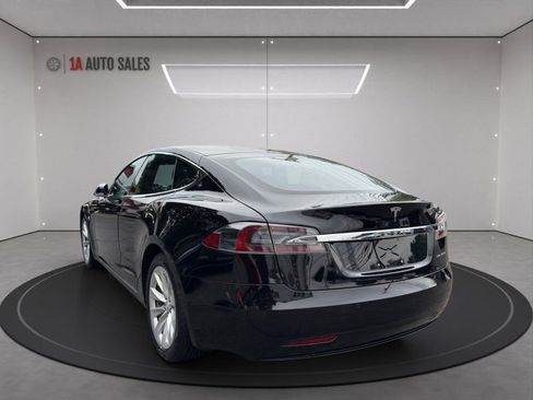 Used 2019 Tesla Model S Standard Range image 3