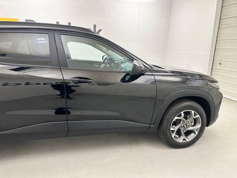 Used 2024 Chevrolet Trax LT w/ Driver Confidence Package FWD image 11