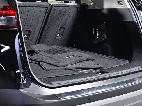 Used 2023 Nissan Rogue SV image 34