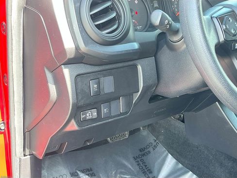 Used 2022 Toyota Tacoma SR image 10