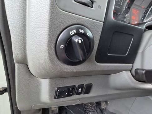 Used 2019 Nissan NV 2500 SV RWD image 12
