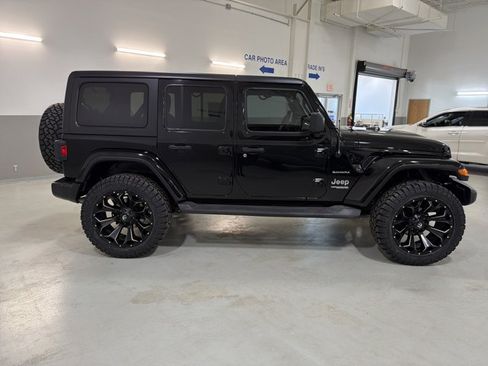 Used 2021 Jeep Wrangler Unlimited Sahara w/ Uconnect 4C Nav & Sound Group AWD/4WD image 10