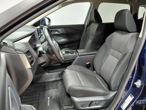 Used 2025 Nissan Rogue SV AWD/4WD image 14