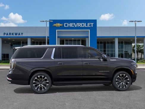 New 2026 Chevrolet Suburban High Country AWD/4WD image 5