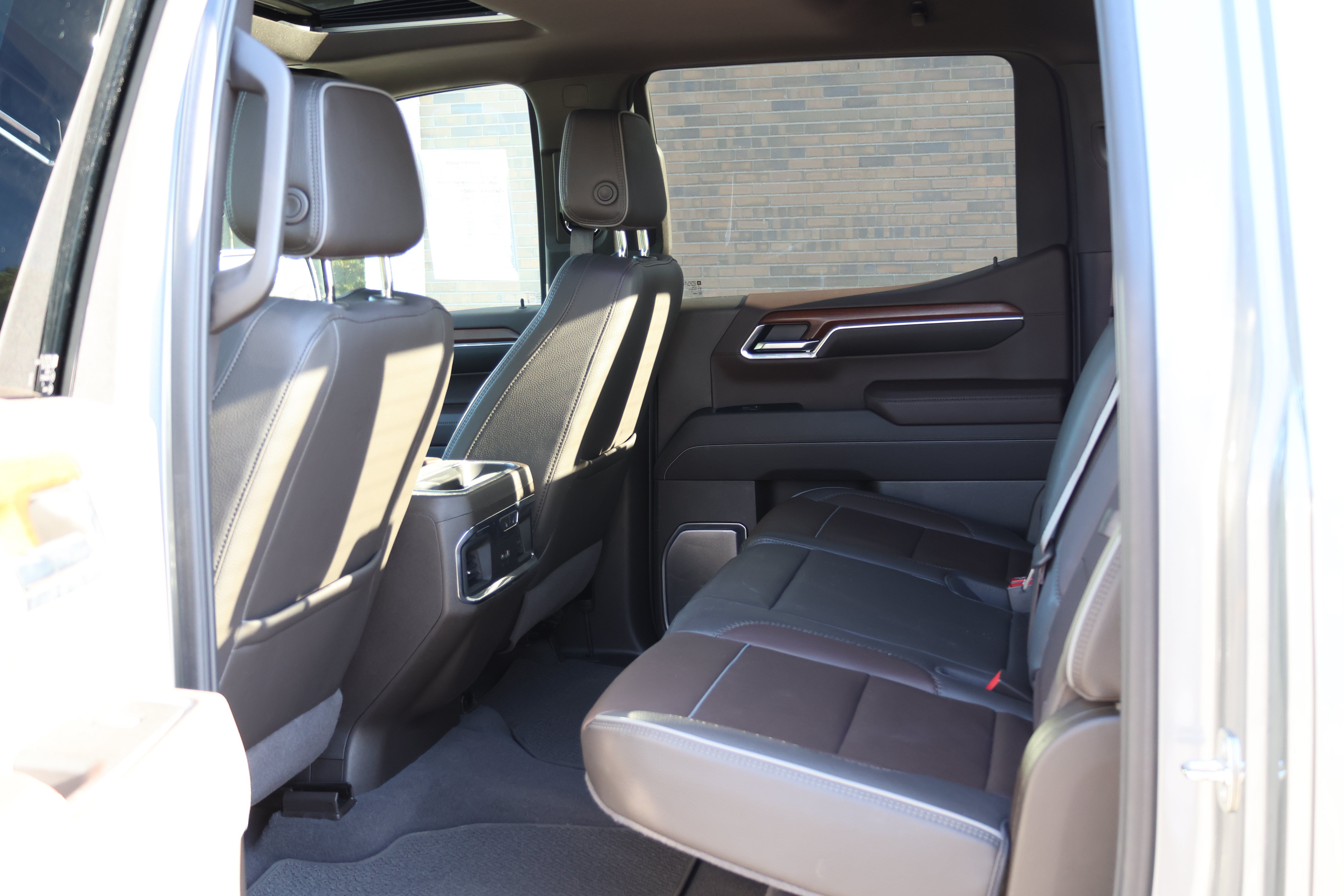 Used 2023 GMC Sierra 1500 Denali w/ Denali Reserve Package AWD/4WD image 12