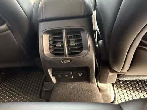 Used 2020 Jeep Cherokee Trailhawk image 31