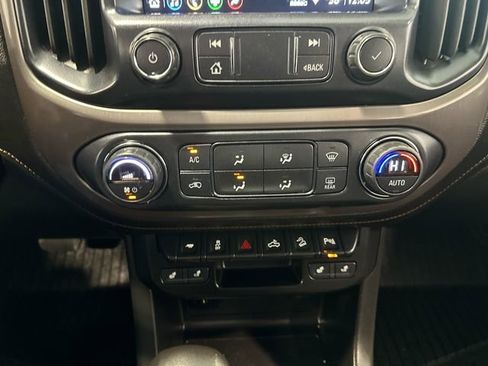 Used 2022 GMC Canyon AT4 image 24