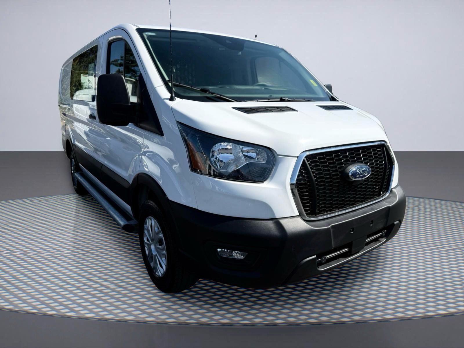 Used 2025 Ford Transit 250 Low Roof w/ Exterior Upgrade Package RWD image 6