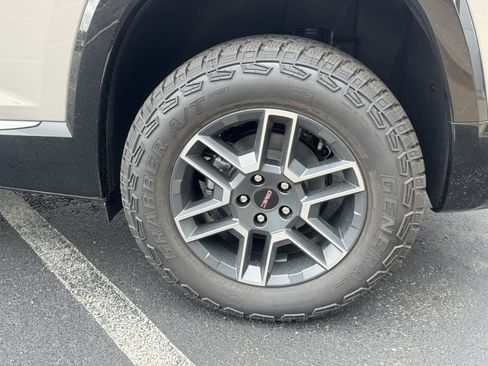 New 2027 GMC Terrain AT4 w/ Convenience Package III AWD/4WD image 11