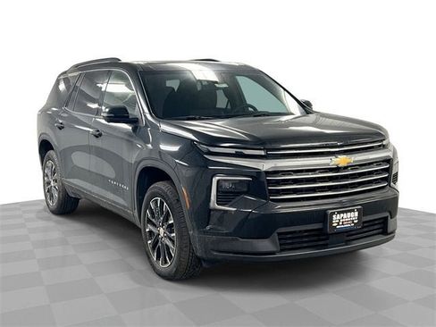 New 2025 Chevrolet Traverse LT w/ Sun and Wheel Package image 1